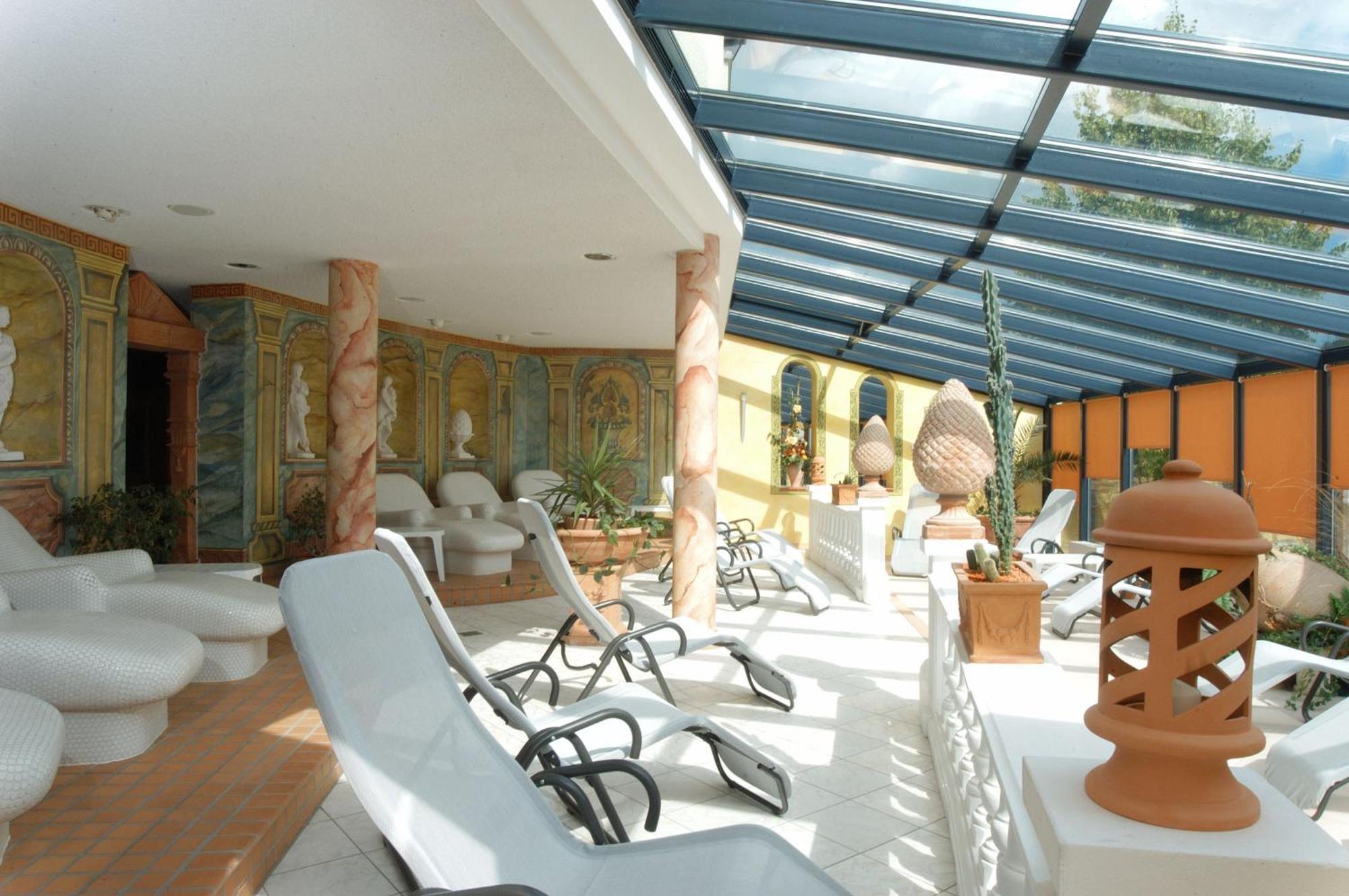 Hotel Meerane Exterior photo